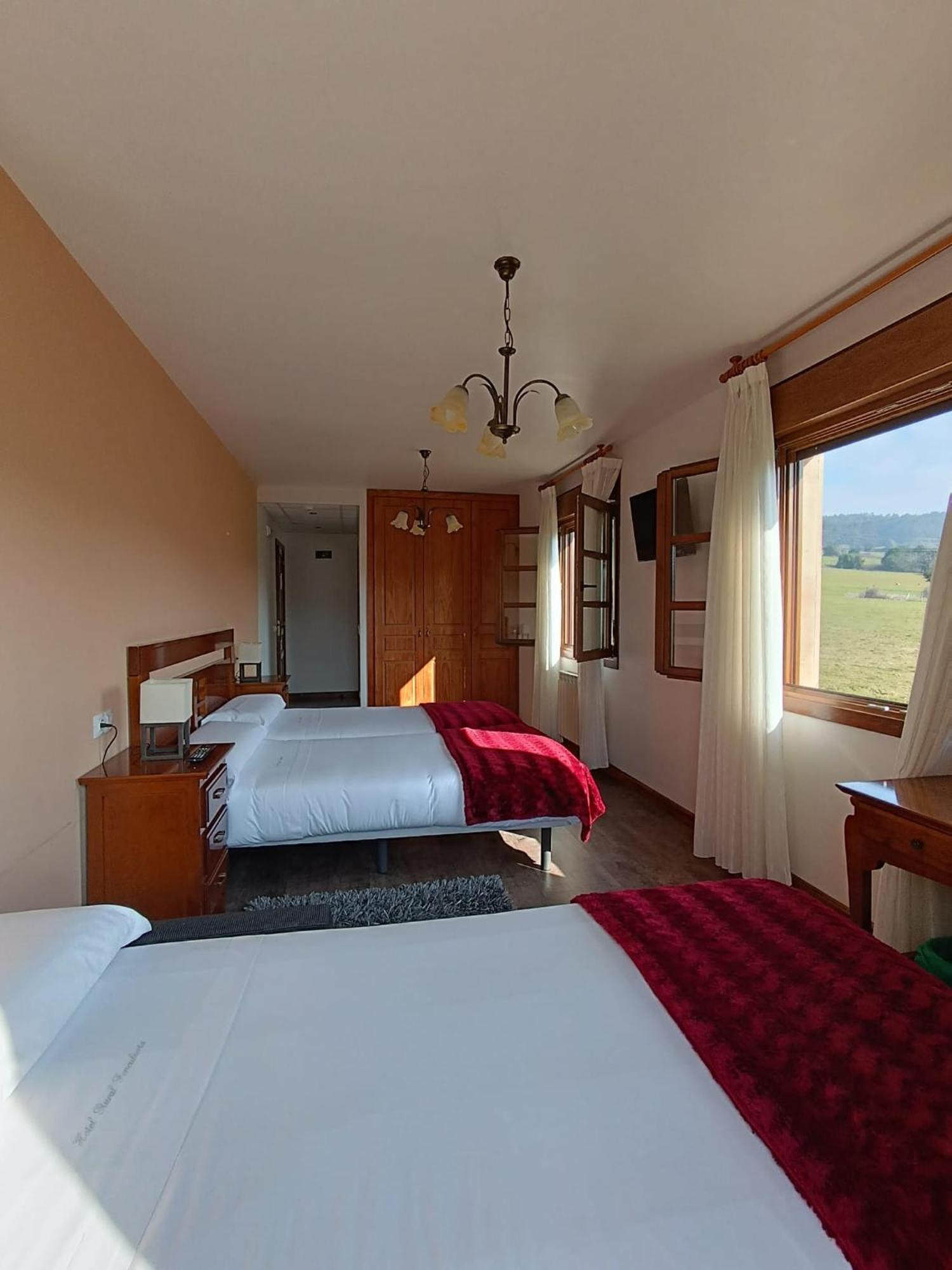Hotel Rural Foncubierta Soto Del Barco Bilik gambar